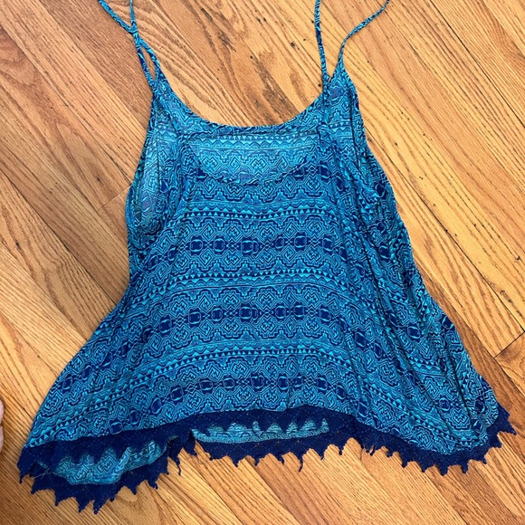 Patterned Tank Top with Open Back - Picture 2 of 2